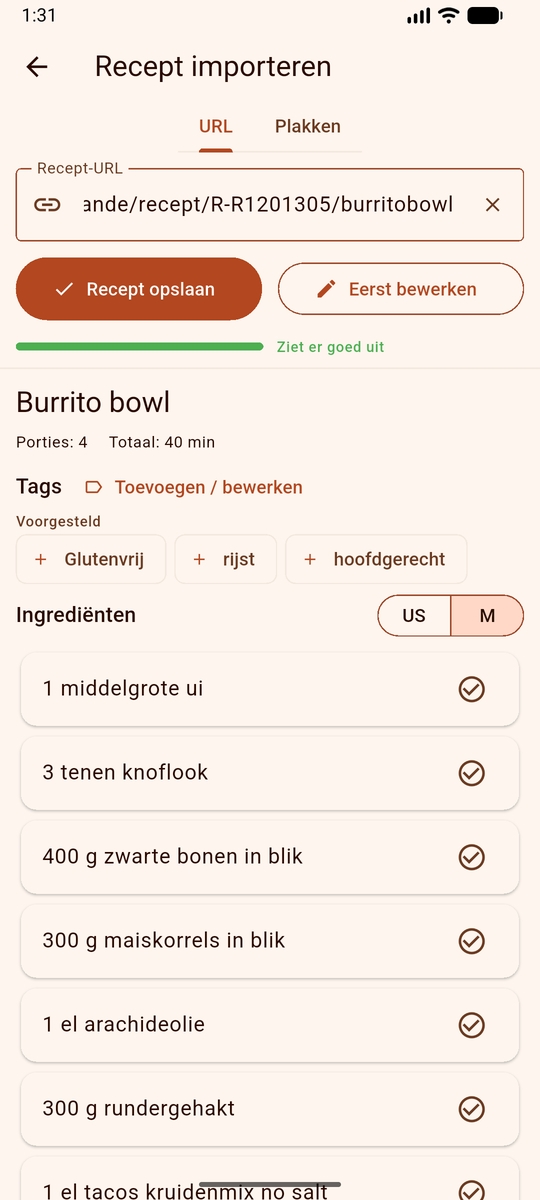 Receptimport in DinnerFlow: een geplakte URL en het ingelezen recept met ingrediënten en stappen